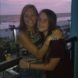 Meet your Posher, Elizabeth